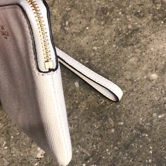 Coach cream wristlet - Picture 13 of 13